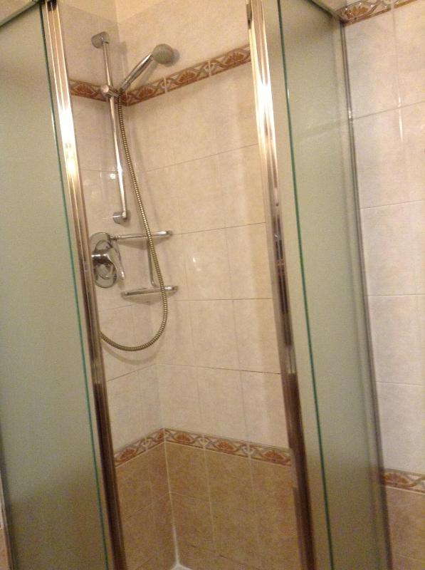 Double or Twin Room image 3