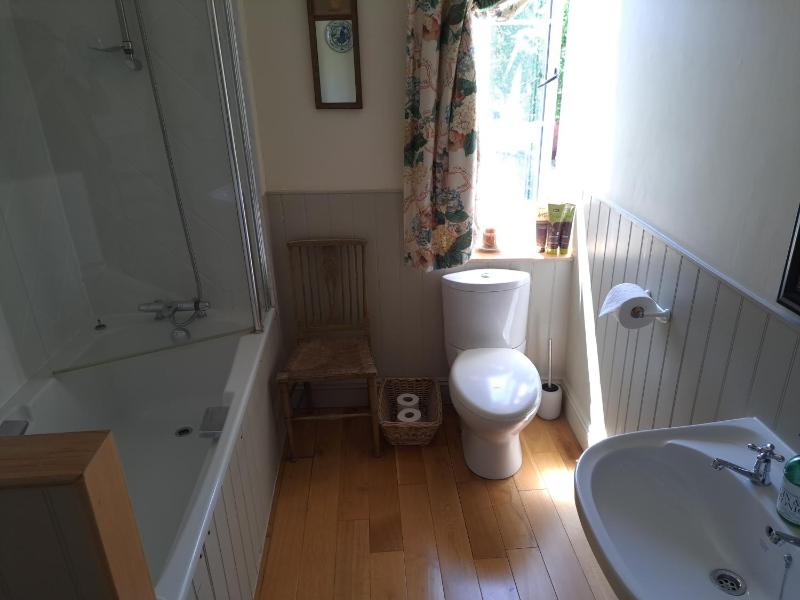 Double Room with Private External Bathroom image 4