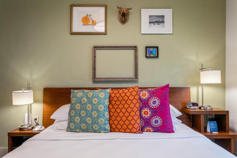 Standard King Room (Self Check-in with Virtual Front Desk) image 1