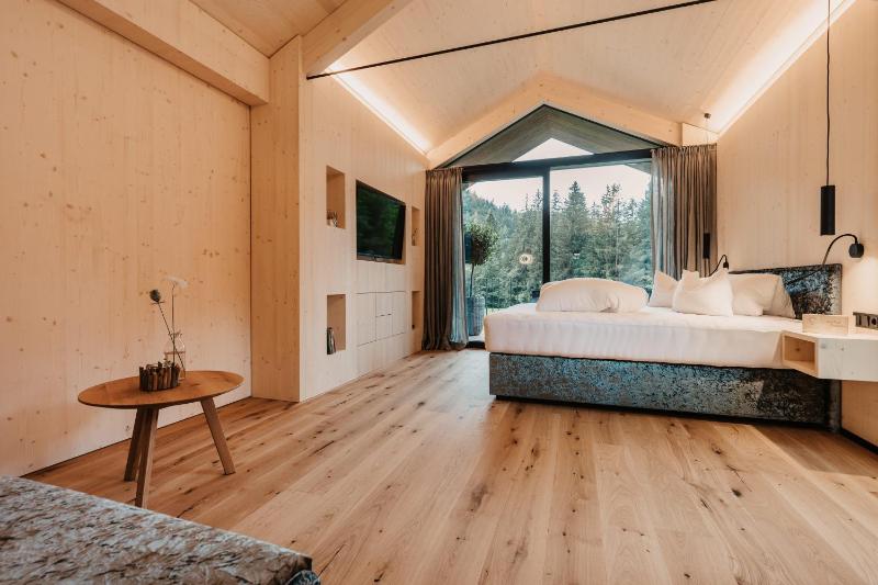 Chalet image 2