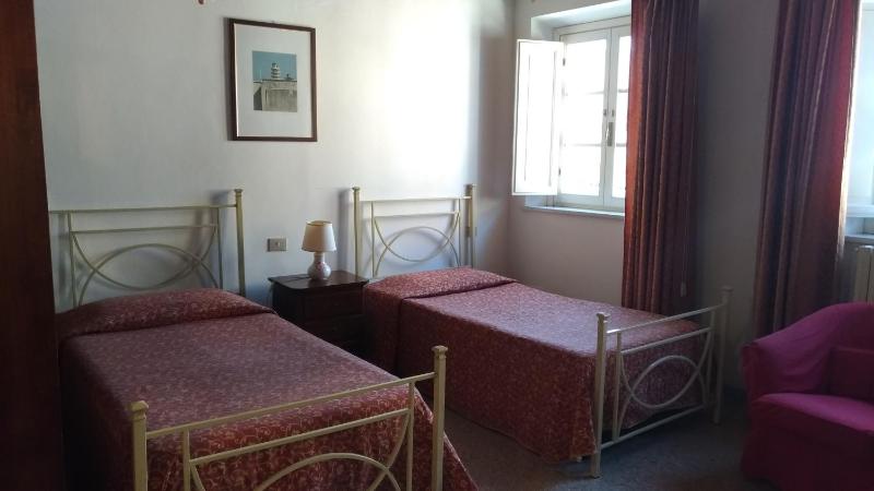 Double or Twin Room image 4