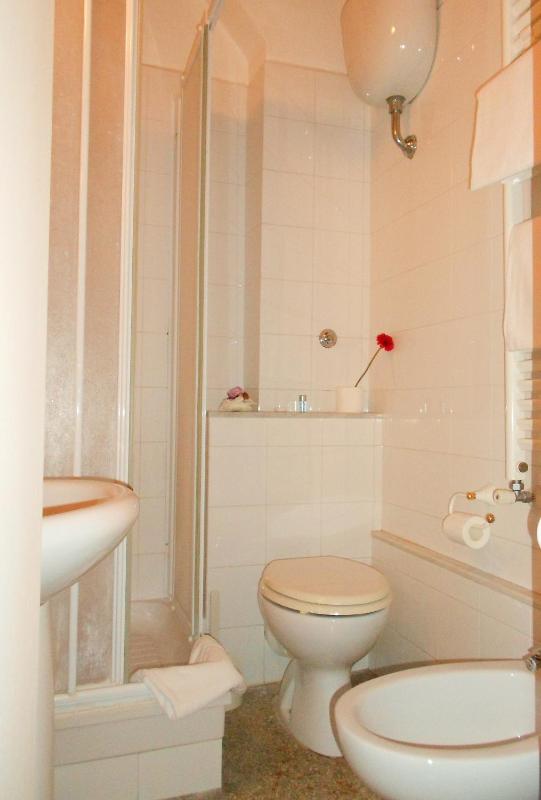 Double or Twin Room image 3