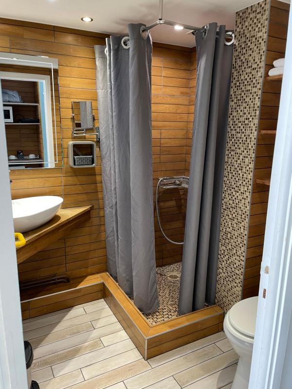 Standard Double Room image 3