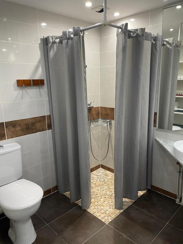 Standard Double Room image 2