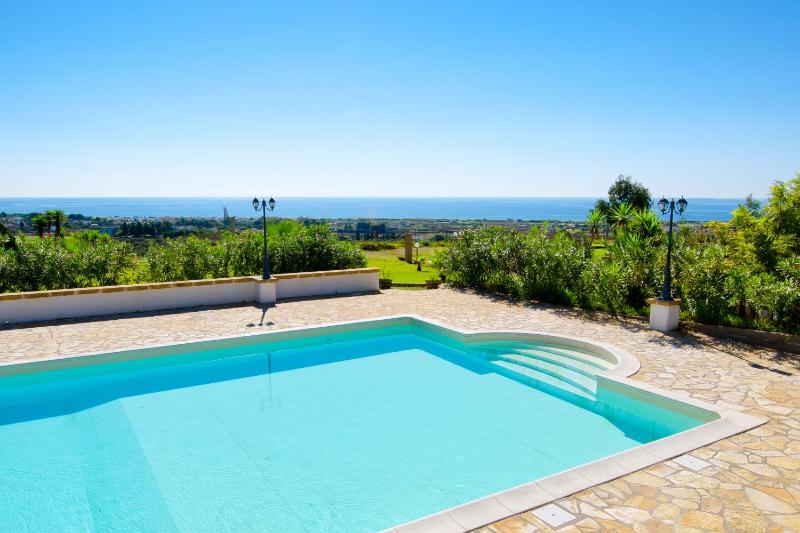 Studio with Sea View image 3
