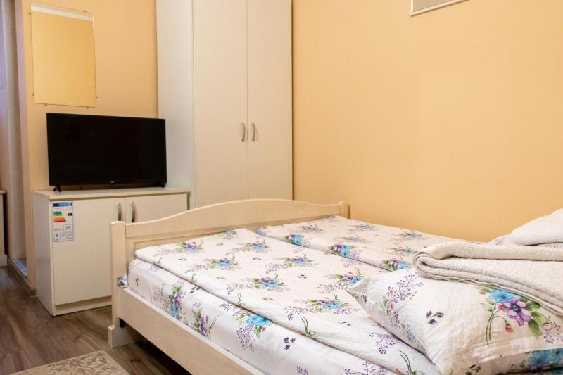 Double Room image 4