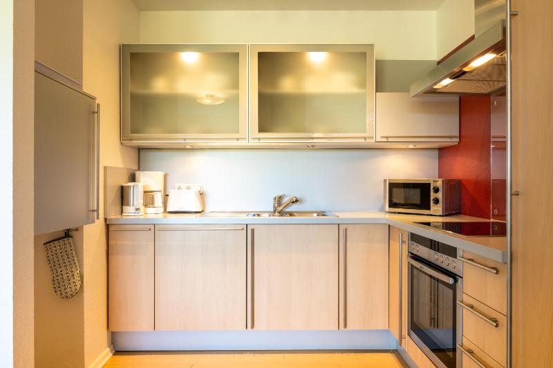 One-Bedroom Apartment image 3