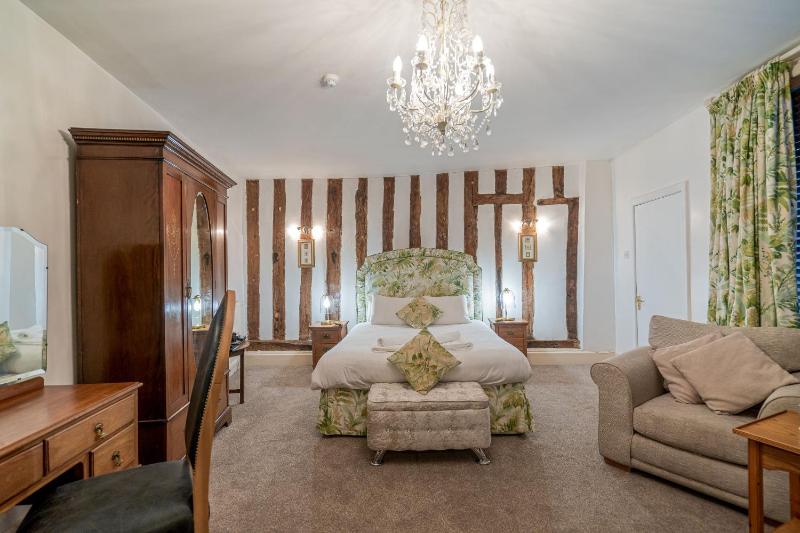 Deluxe Double Room image 3