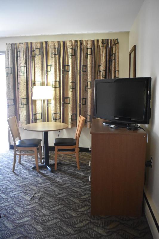 Standard Twin Room image 3