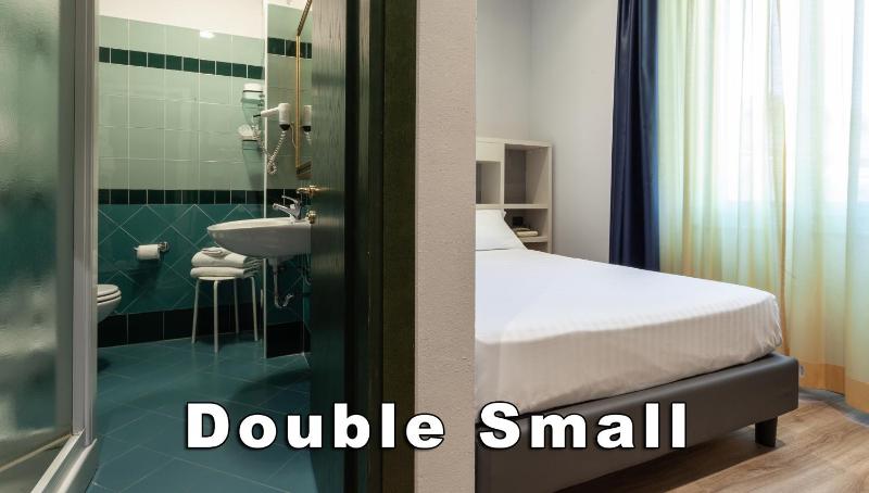 Small Double Room image 4
