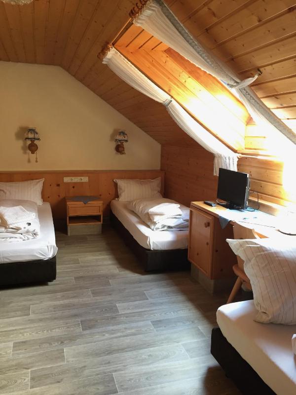 Classic Triple Room image 1