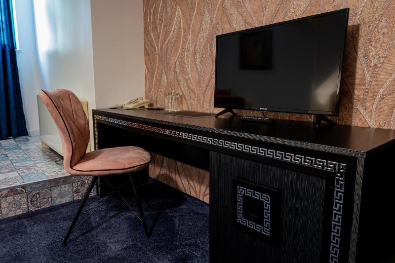 Deluxe Suite image 3