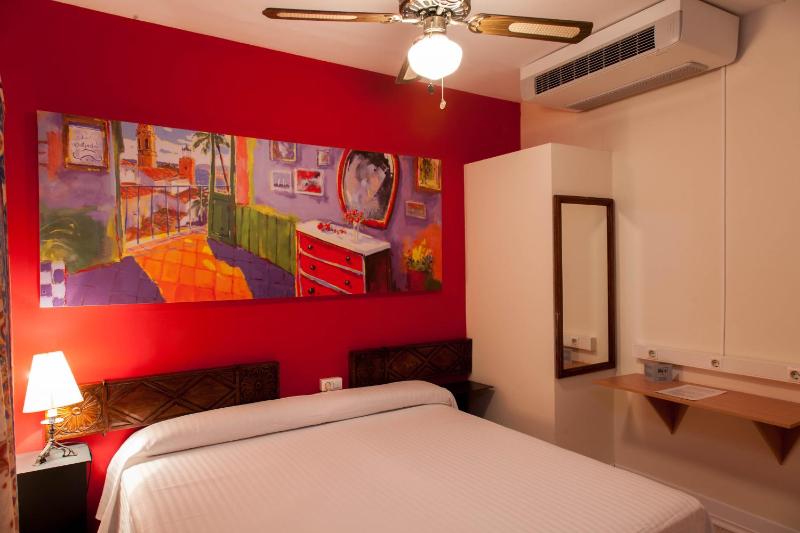 Double or Twin Room with Balcony image 2