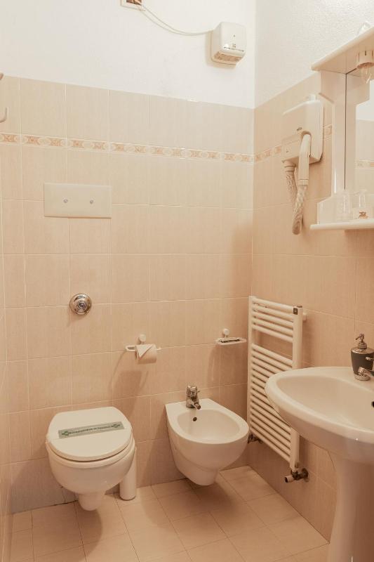 Standard Double or Twin Room image 2