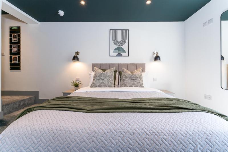 The Madison - Premium Self Check-In Studios & Apartments - image 30