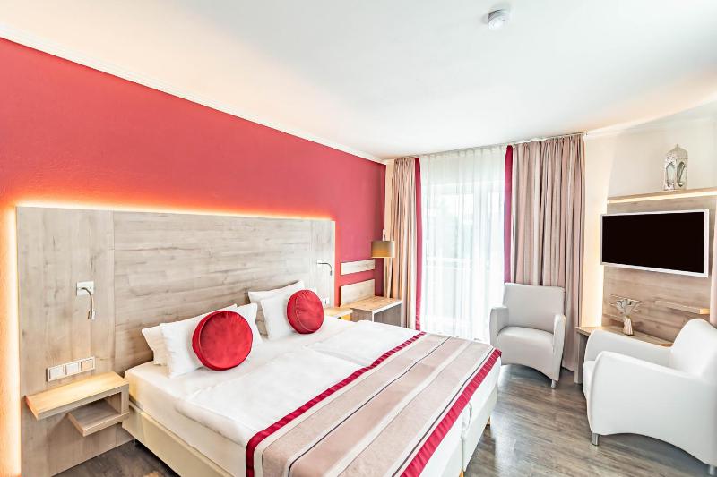 Comfort Double Room with Garden View image 3