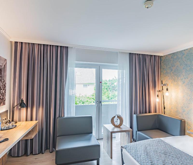 Comfort Double Room with Patio View image 2