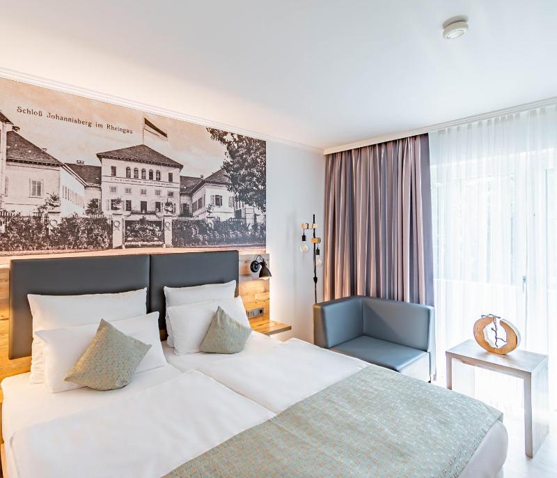 Comfort Double Room with Patio View image 4