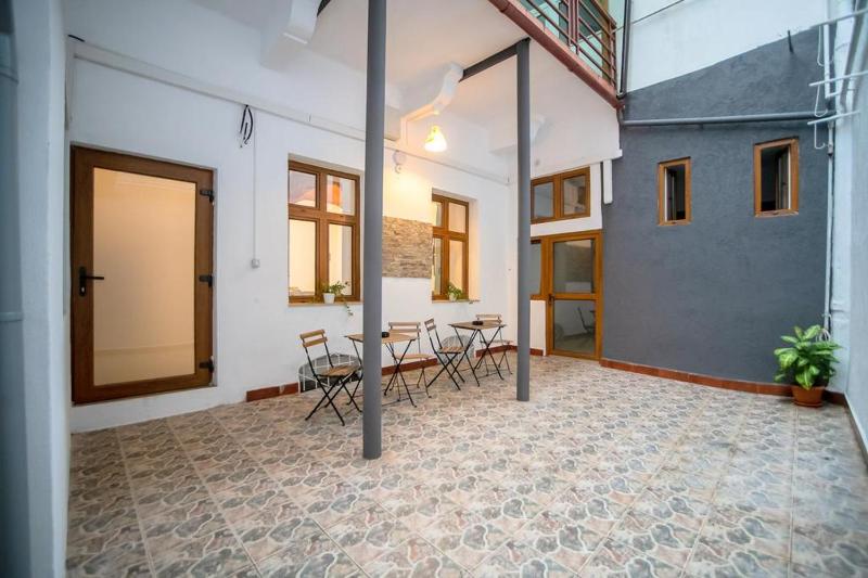 Art & Cozy Apartments - image 10