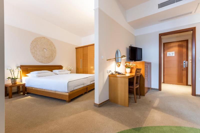 Suite with Balcony image 3