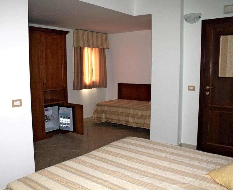 Triple Room with Balcony image 3