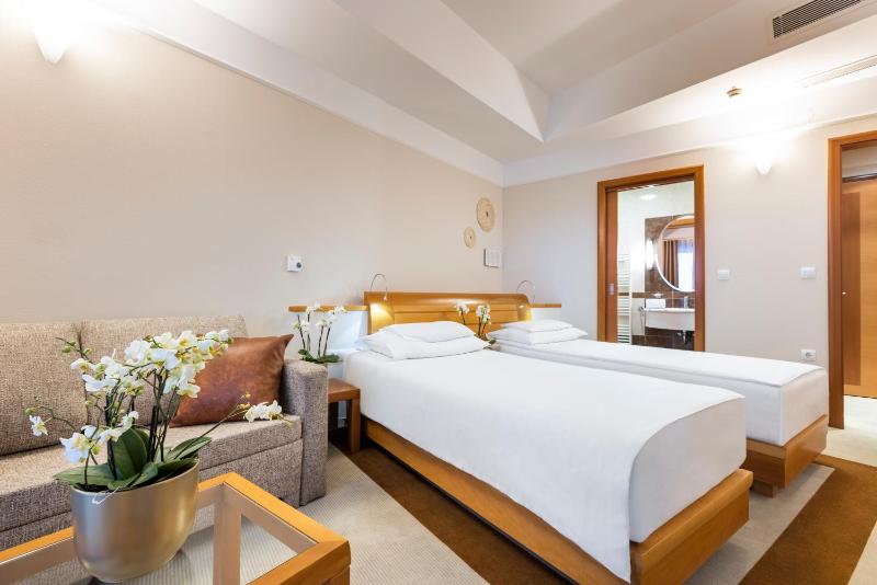 Standard Double Room with Balcony image 1