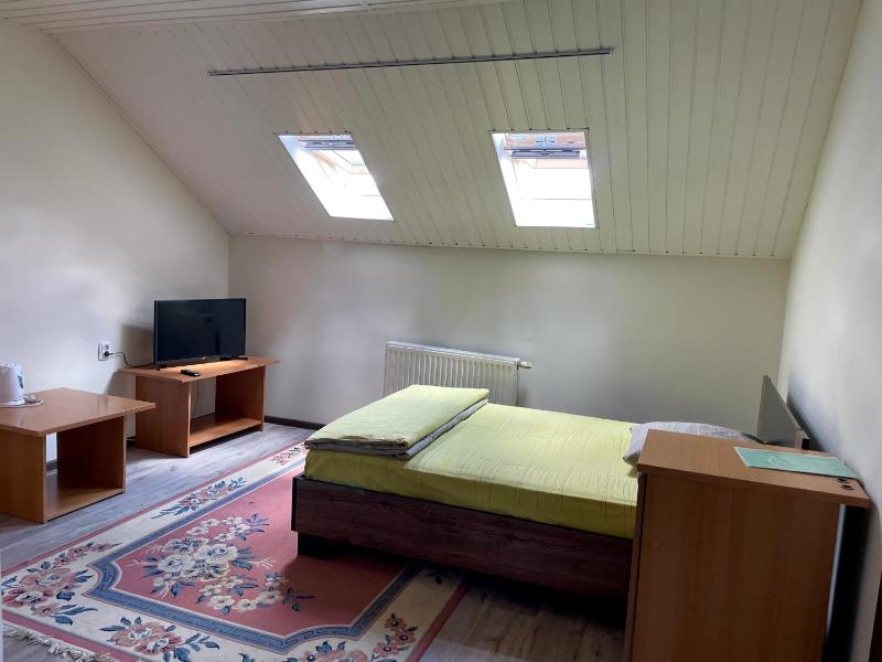 Standard Family Room image 1