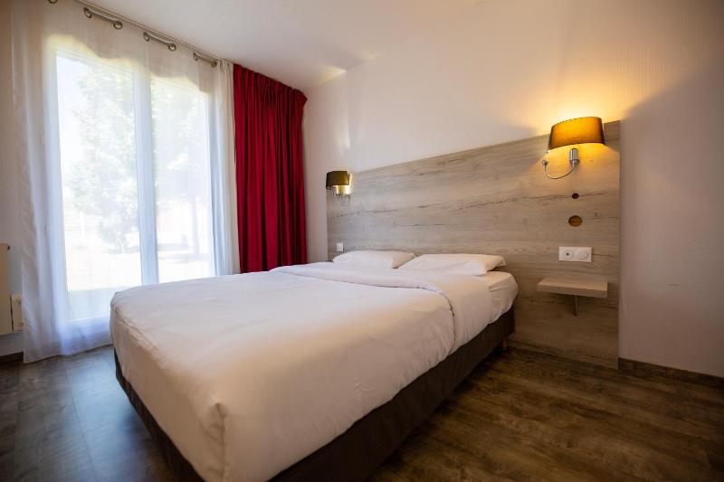 Standard Double Room image 2