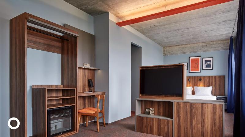 Junior Suite with Spa Access image 2
