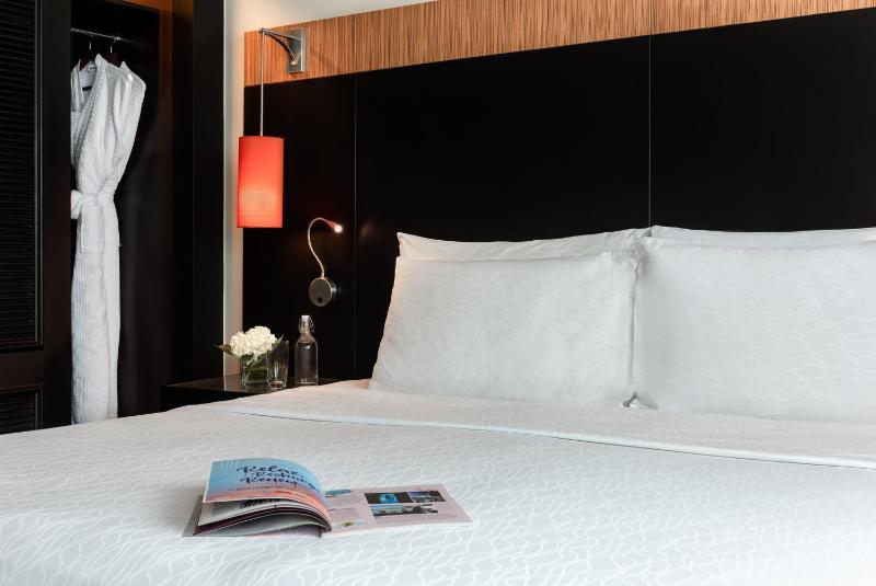 Family Suites With Free Shuttle Bus to Public Beach image 4