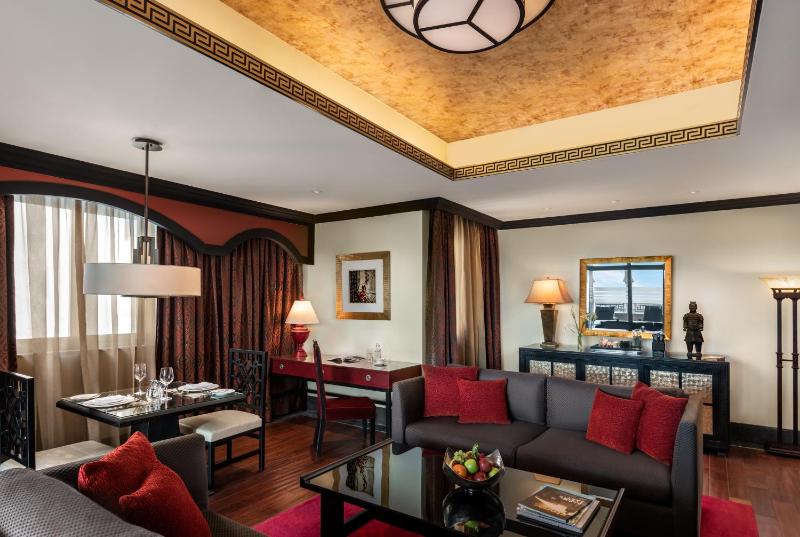 Battuta Suite With Free Shuttle Bus to Public Beach image 1