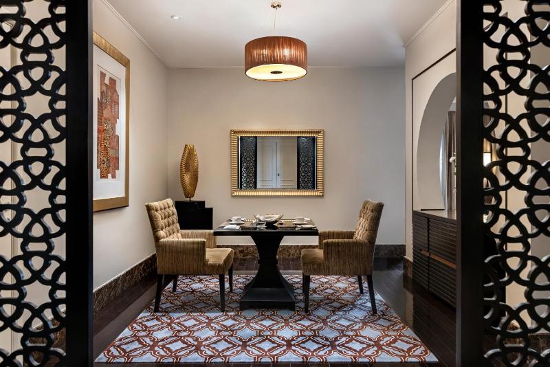Two-Bedroom Royal Suite With Free Shuttle Bus to Public Beach image 4