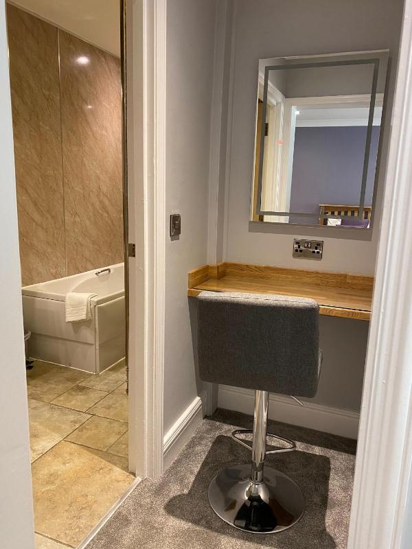 Ashton Suite image 4