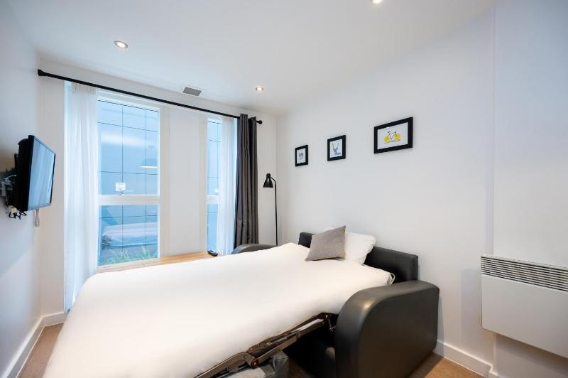 Staycity Aparthotels Birmingham City Centre - image 14