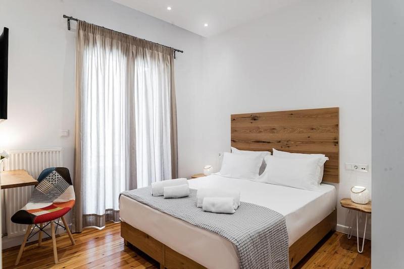 One-Bedroom Apartment image 2