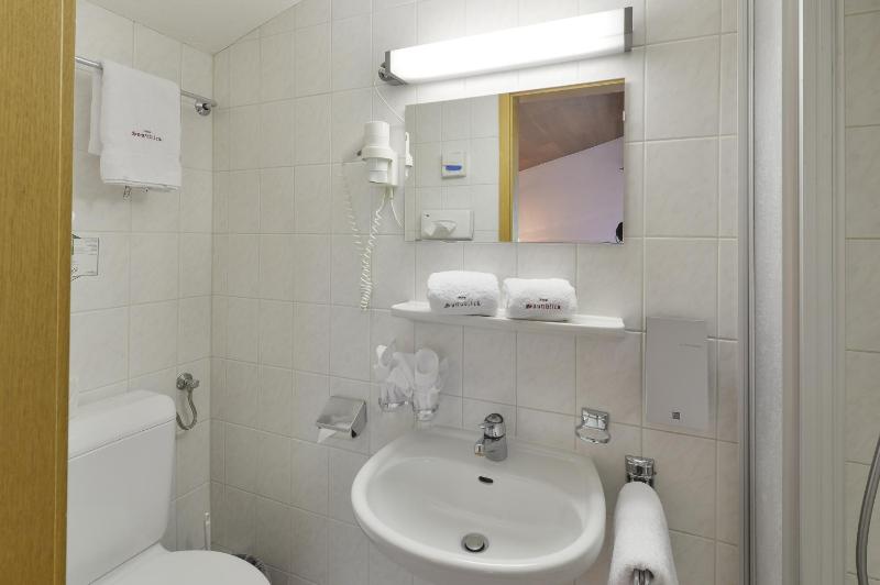 Economy Double or Twin Room image 2