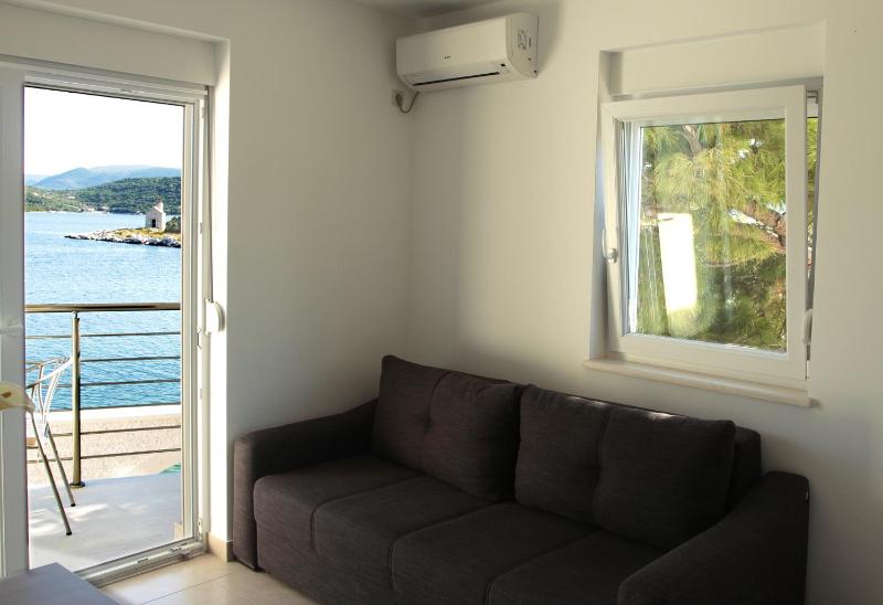 Apartment with Sea View image 2