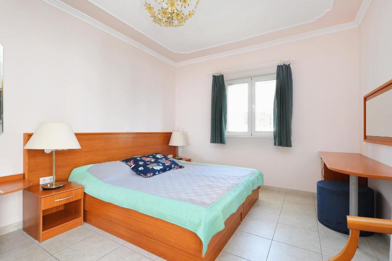 Two-Bedroom Apartment with Balcony and Sea View image 1