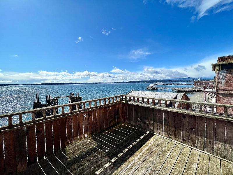 Suite #15 Ocean View Private Deck - Pet Friendly image 3