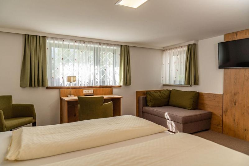 Two-Bedroom Apartment with Garden View image 2