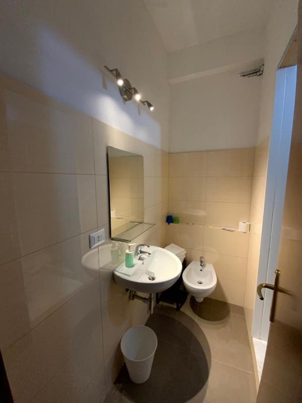 Economy Double Room image 4