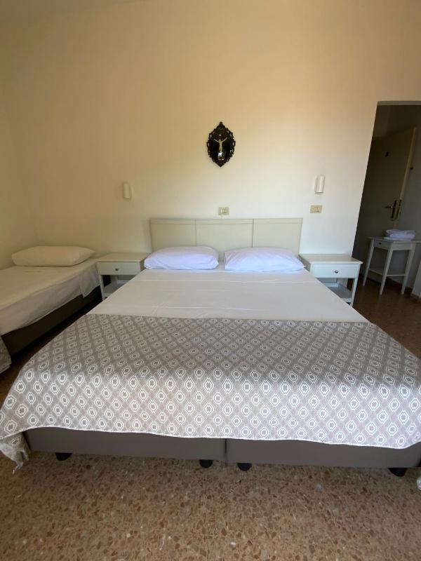 Triple Room image 2