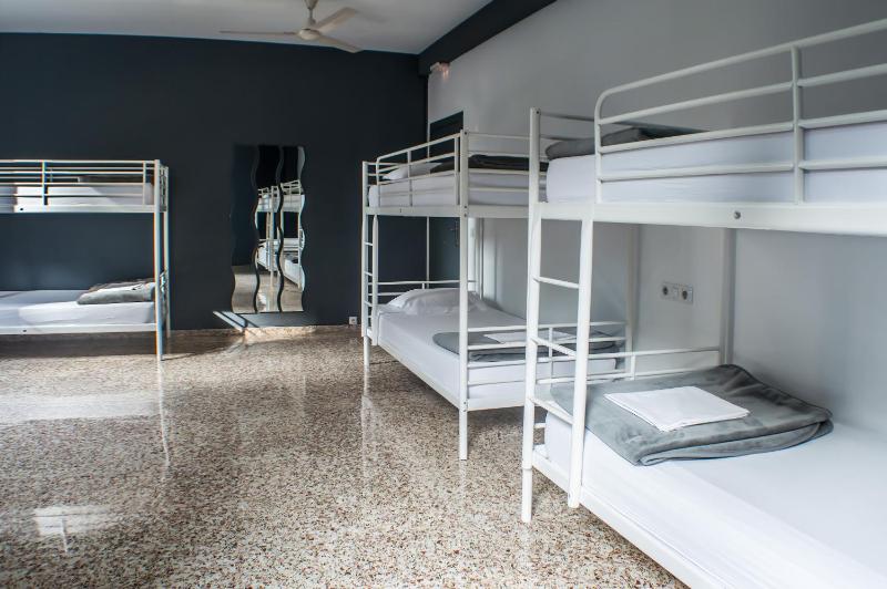 Bed in 10-Bed Mixed Dormitory Room image 1
