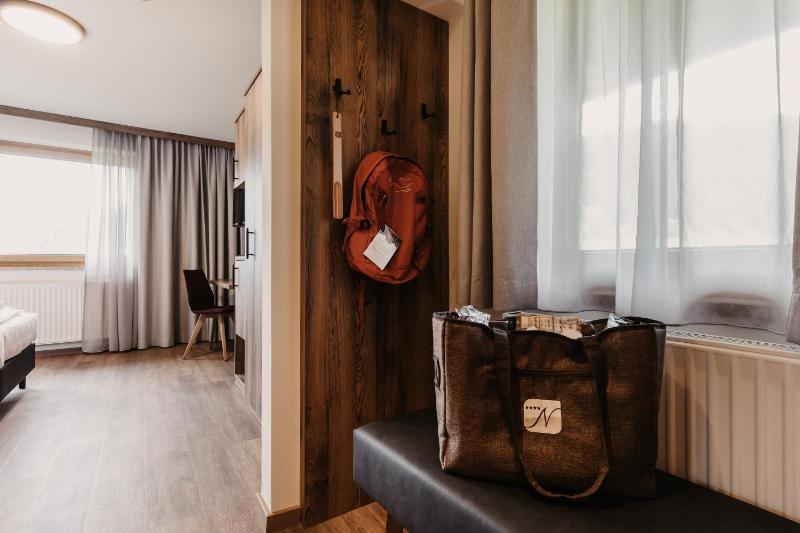 Double Room with Mountain View image 3