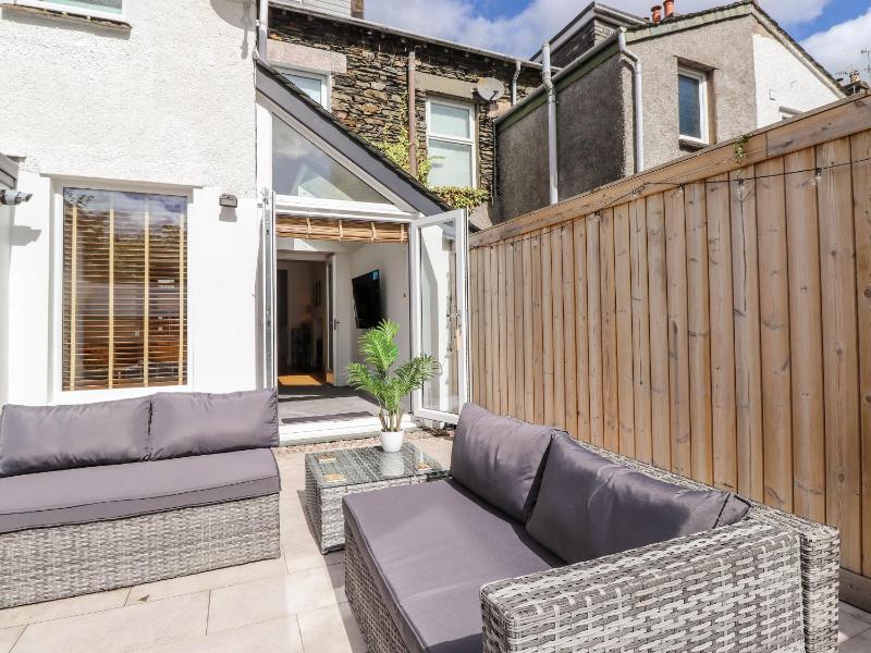 2 Alexandra Road - image 28