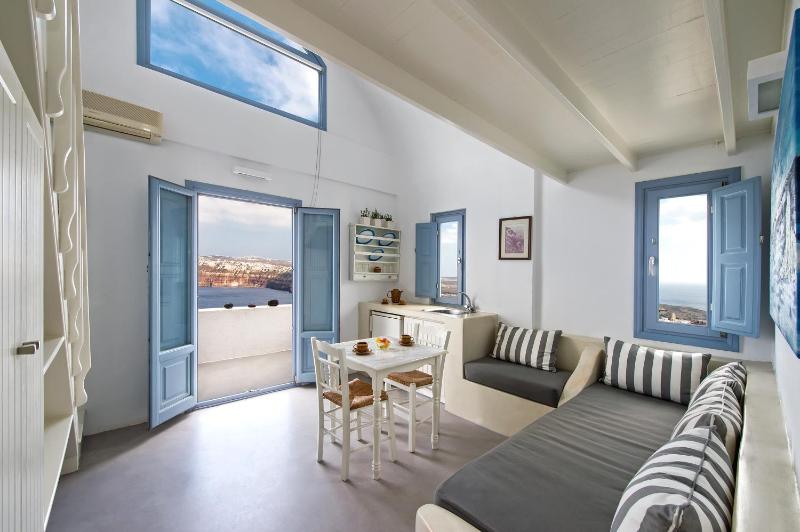 Executive Suite with Panoramic Caldera View image 1