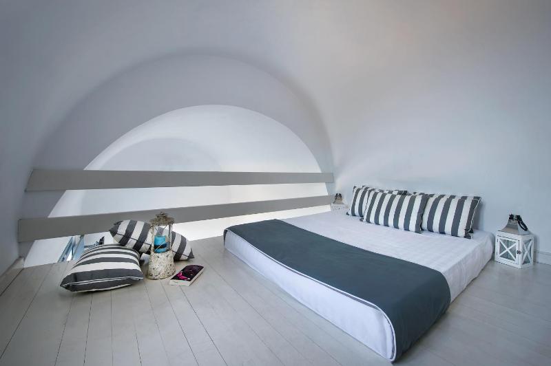 Executive Suite with Caldera View - Street Level image 2