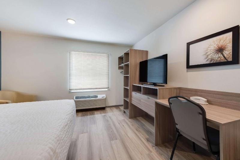 Queen Suite - Non Smoking image 3