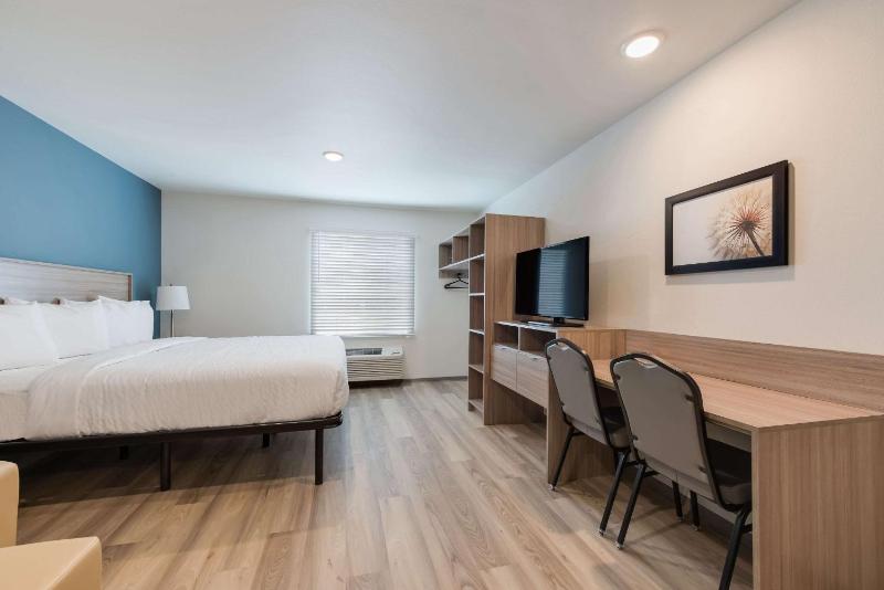 King Room with Tub - Disability Access/Non Smoking image 4