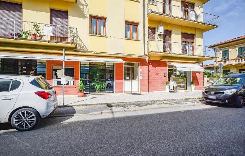 Cozy Apartment In Viareggio With Wifi - image 11